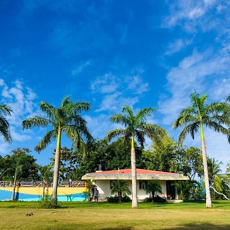 Srk Farm And Resort Anjār Exterior foto