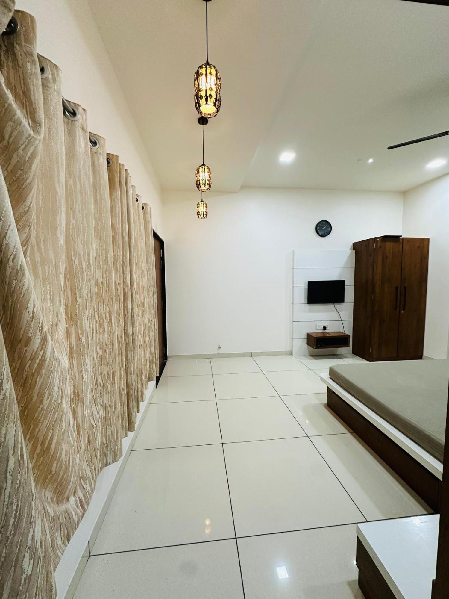 Srk Farm And Resort Anjār Exterior foto