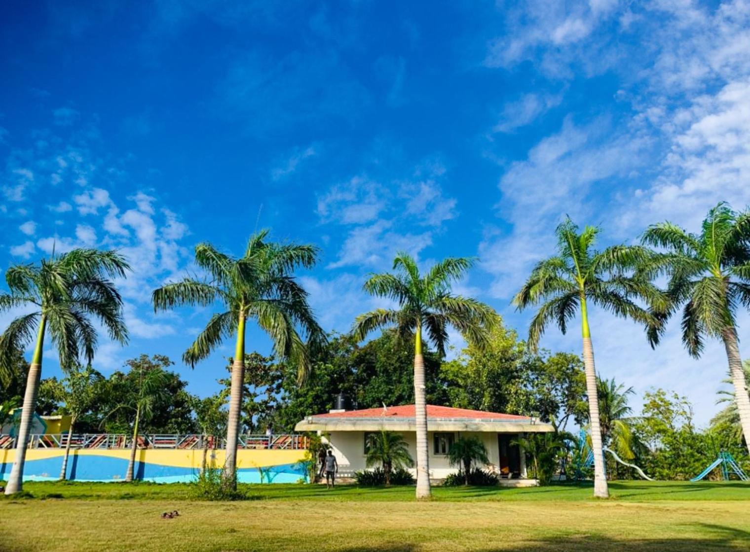 Srk Farm And Resort Anjār Exterior foto