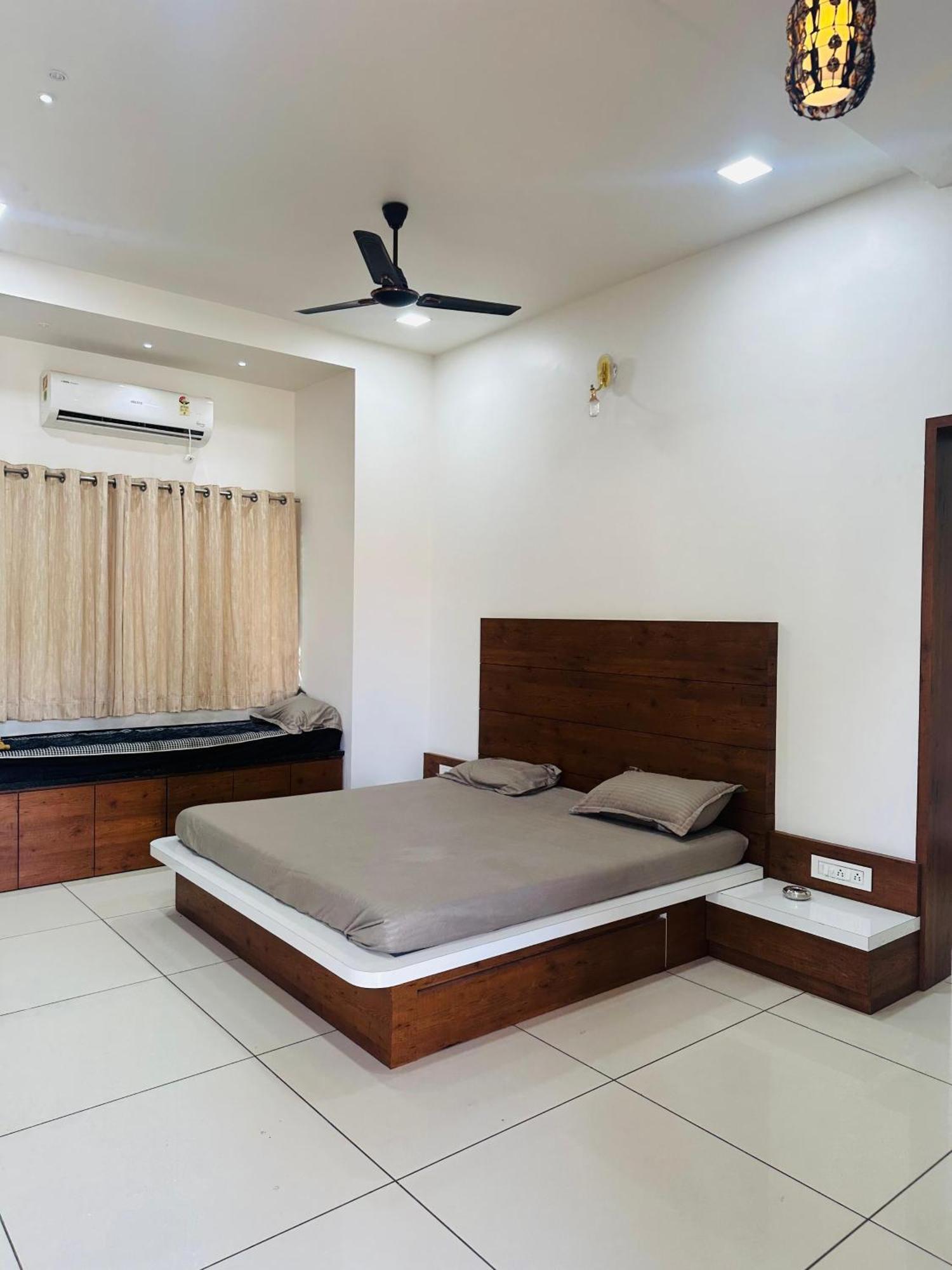 Srk Farm And Resort Anjār Exterior foto